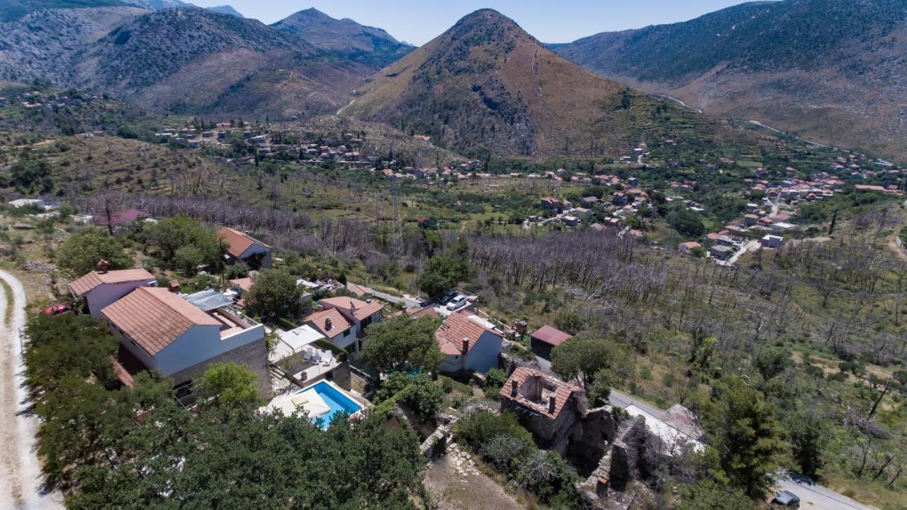 Villa Don Dan Zrnovnica Bagian luar foto