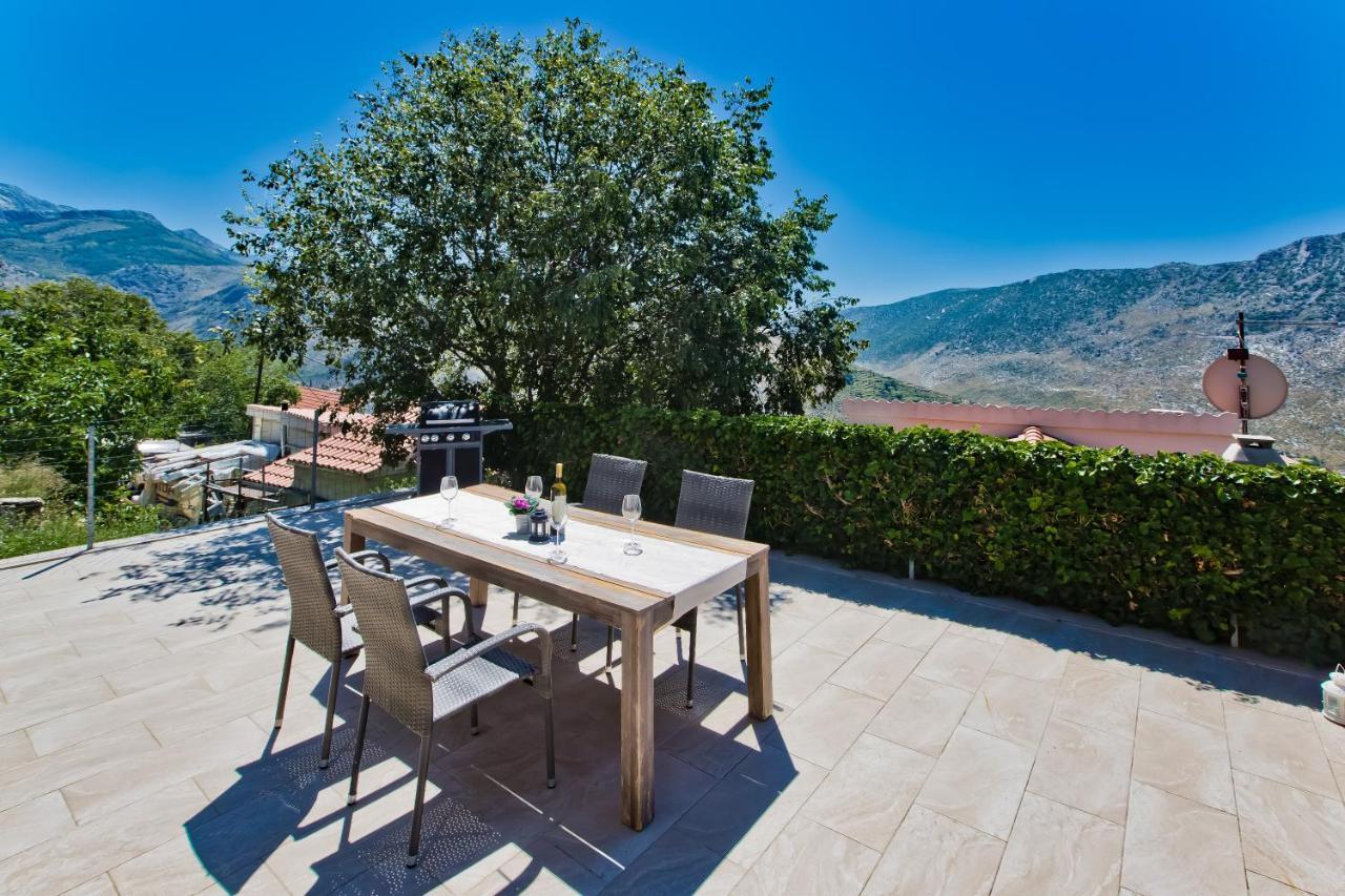 Villa Don Dan Zrnovnica Bagian luar foto