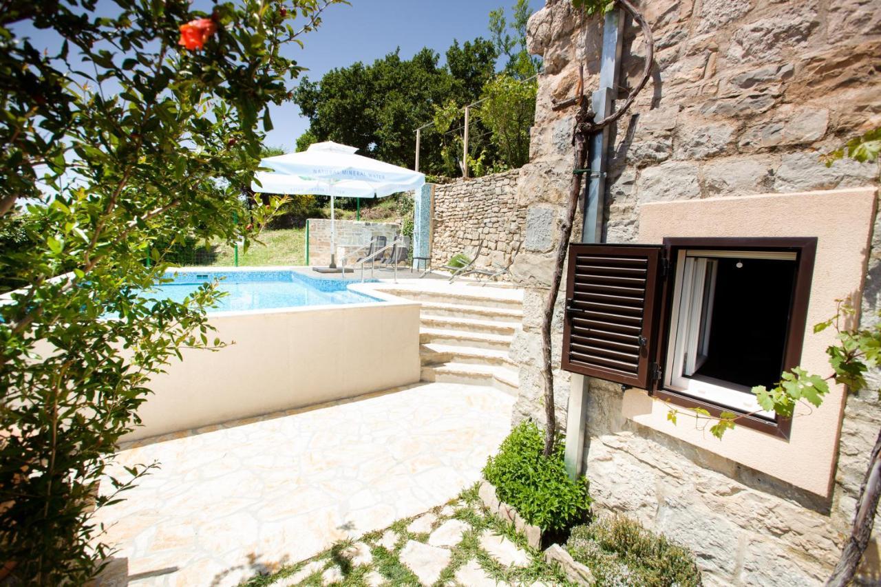 Villa Don Dan Zrnovnica Bagian luar foto
