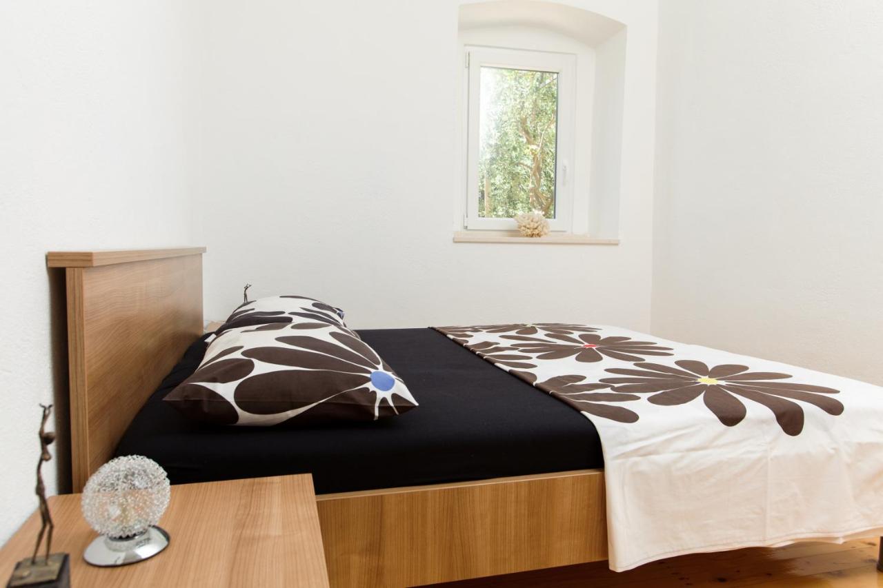 Villa Don Dan Zrnovnica Bagian luar foto