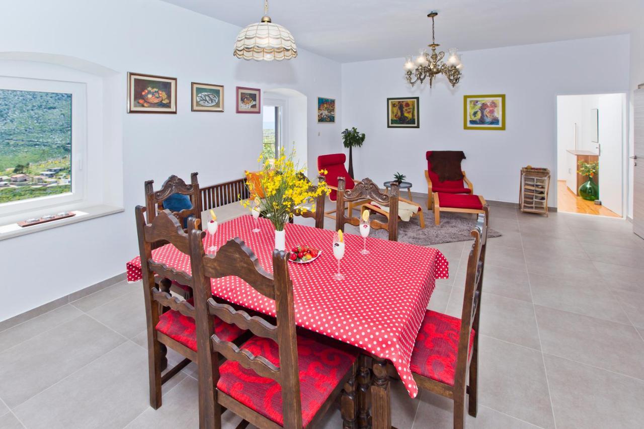 Villa Don Dan Zrnovnica Bagian luar foto