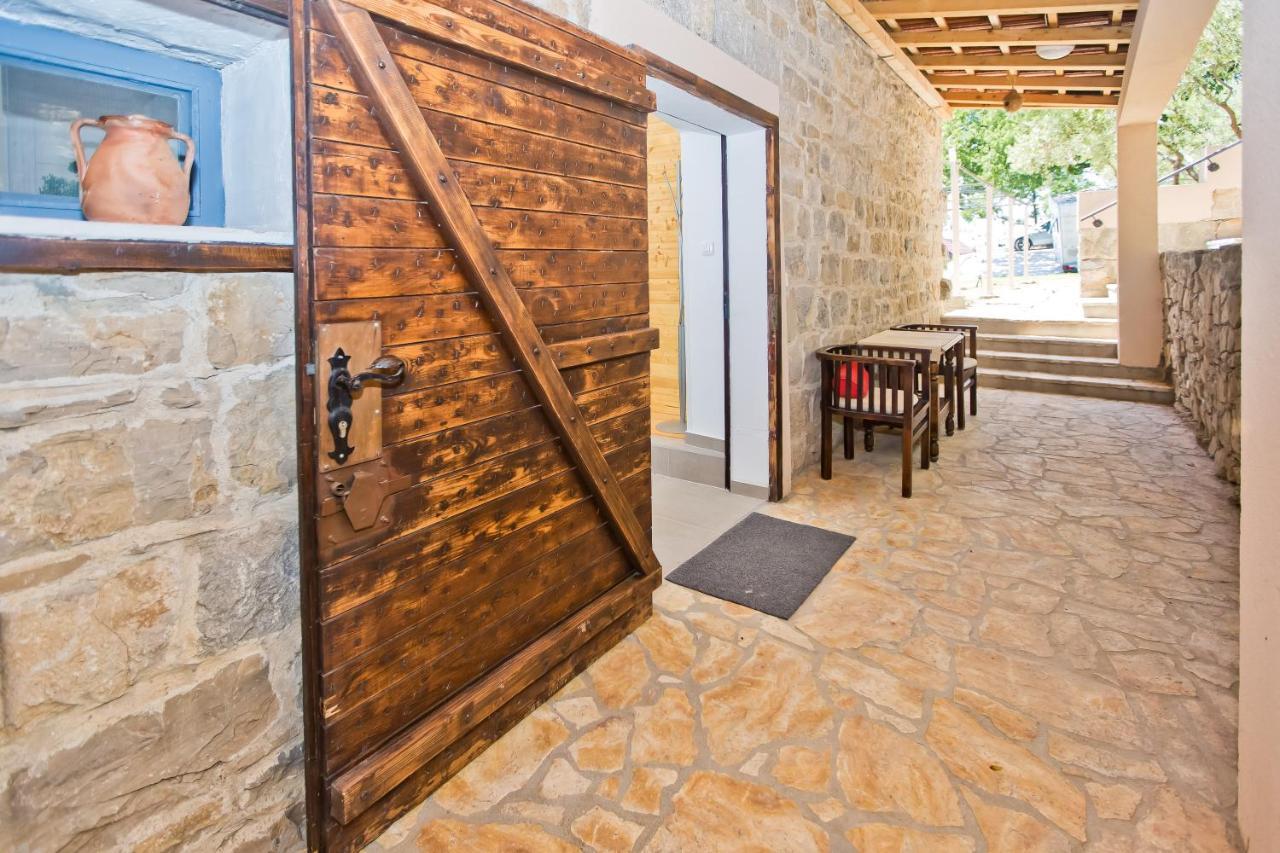 Villa Don Dan Zrnovnica Bagian luar foto