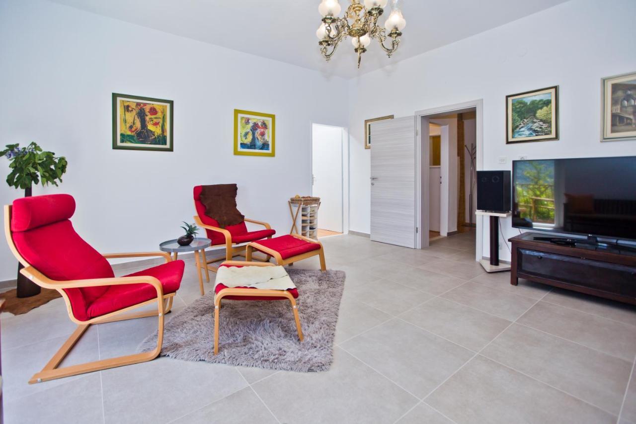 Villa Don Dan Zrnovnica Bagian luar foto